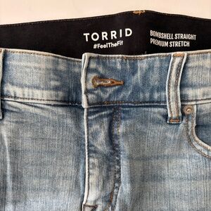 Torrid Bombshell Straight Premium Stretch Size 16